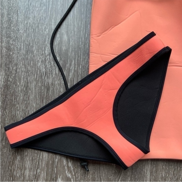Triangl Swimwear bikini bottom & bag. Medium - Picture 2 of 15
